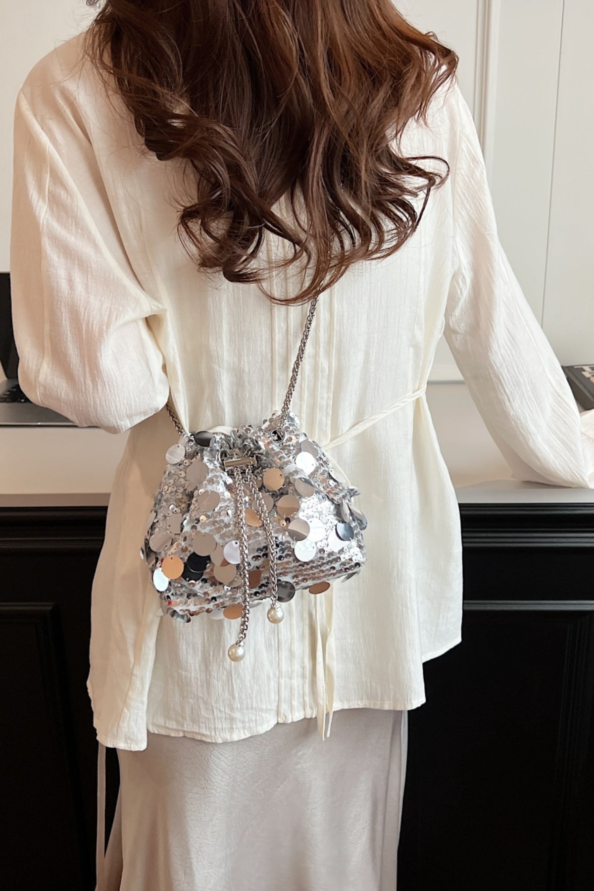 Sequin Chain Drawstring Bucket Bag