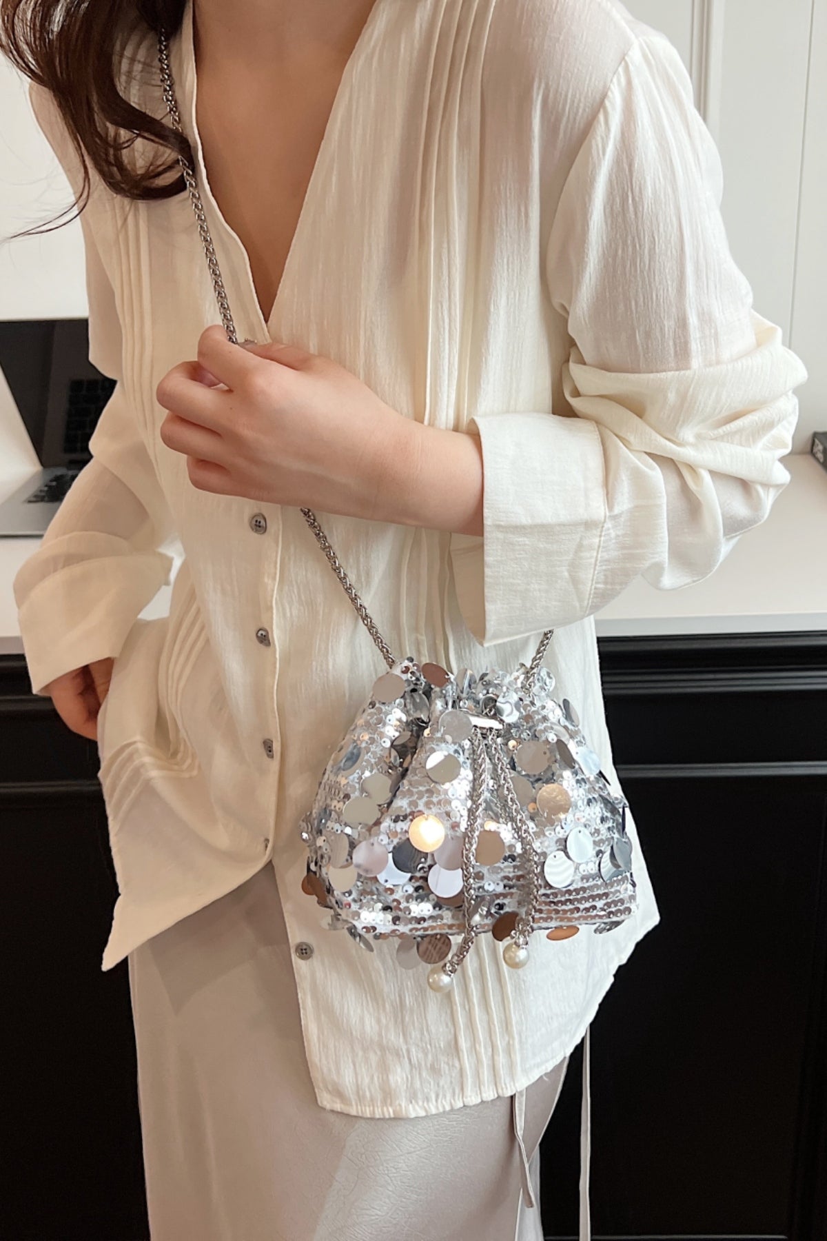 Sequin Chain Drawstring Bucket Bag